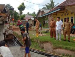 Instruksi Bupati HM Toha Tohet, Jalan Antar Dusun di Supat Timur Dicor Gotong Royong