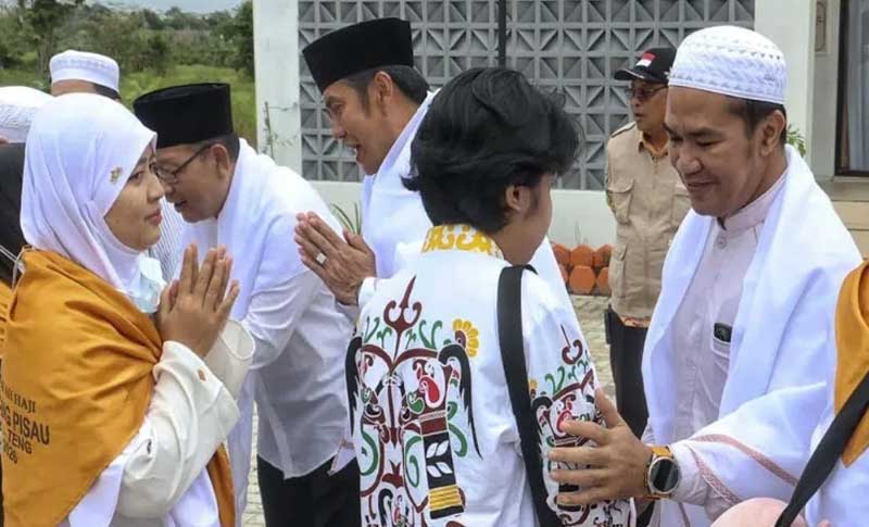 Bupati Pulang Pisau Sambut Kepulangan 28 Jamaah Haji, Harap Jadi Teladan di Tengah Masyarakat