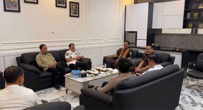Bupati dan Wabup Pulang Pisau Sambut Kunjungan Kerja Kajati Kalteng di Kejari