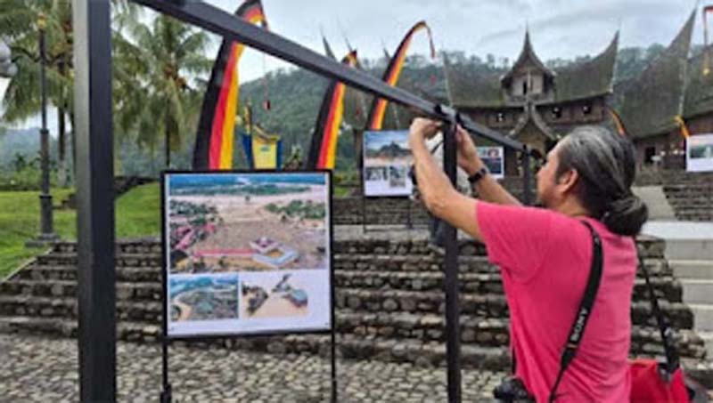 Pameran Foto Prahara Pulau Emas di Istano Basa Pagaruyung
