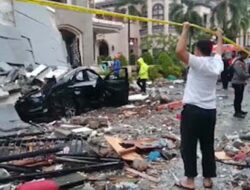 Empat Pekerja Tertimbun Usai Rumah Ambruk