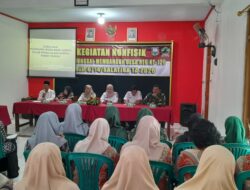Ibu Rumah Tangga Desa Cukil Dibekali Keterampilan Olah Sampah Bernilai Ekonomi