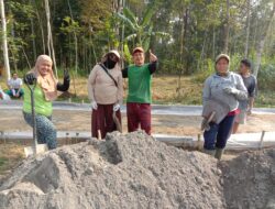 Peran Perempuan Perkuat Kemanunggalan TNI dan Rakyat di TMMD Reguler Ke-129