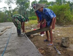Kolaborasi Pak Kemin dan Prada Arip Buktikan Kemanunggalan TNI-Rakyat dalam Pembangunan Desa
