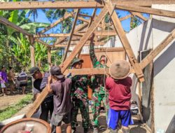 Atap Lapuk Dibongkar, Rumah Pak Misri Bersiap Menjadi Hunian Layak Lewat TMMD
