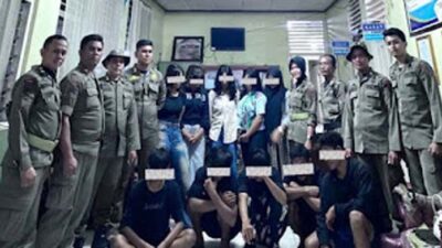 Satpol PP Pessel Jaring 5 Pasang Pelajar Berduaan hingga Larut Malam.