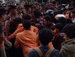 Dugaan Kekerasan Satpol PP Picu Aksi Mahasiswa Bukittinggi