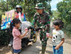 Anak-anak Desa Cukil Nikmati Kebersamaan di Lokasi TMMD