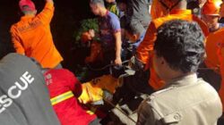 Proses evakuasi korban di Sitinjau Lauik, Kamis (2/7/2026).