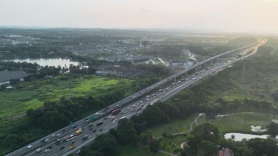 BPJT Kementerian PU melaporkan tiga ruas jalan tol masuk dalam daftar kenaikan tarif pada tahun ini.