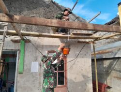 Kekompakan Satgas TMMD dan Warga Percepat Rehab RTLH
