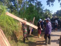 TNI Lakukan Pengukuran Lebar Jalan Dalam Program TMMD Reguler ke-129
