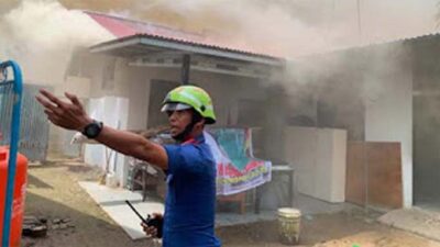 Rumah di Rimbo Kaluang Padang Ludes Terbakar, Kerugian Ditaksir Capai Rp300 Juta