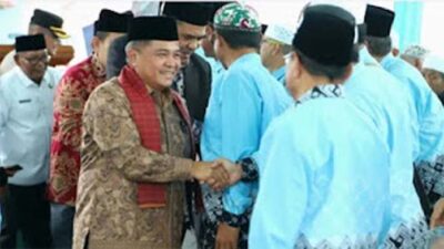 Bupati Agam bersama Kepala Kantor Wilayah Kementerian Haji dan Umrah.