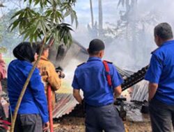 Rumah Semi Permanen di Kota Solok Ludes Terbakar, Damkar Bergerak Cepat Jinakkan Api