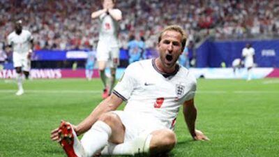Harry Kane merayakan golnya saat Inggris menang 2-1 atas Kongo.