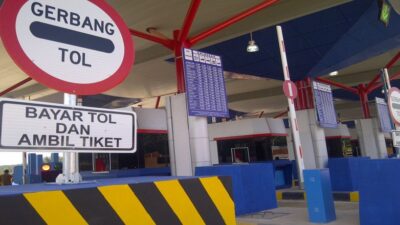 Jalan Tol.