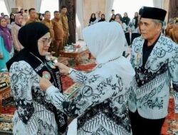Ny. Hj. Erniati Khairunas Resmi Dikukuhkan Sebagai Bunda Guru