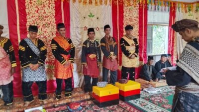 Muhammad Syukur, S.Pd.i Pangku Gelar Adat Penghulu Dengan Gelar Dt. Godang Rajo