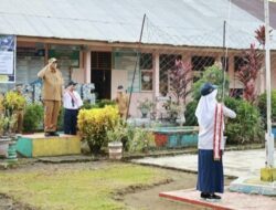 Wako Yota Balad Pimpin Upacara Bendera di SMPN 5 Pariaman