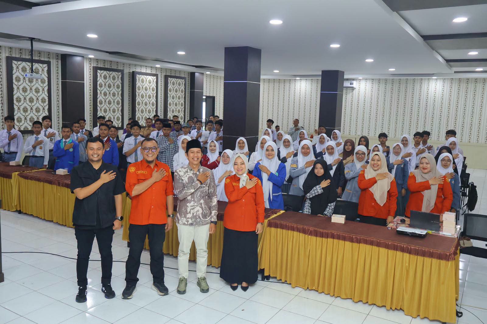 Pemko Payakumbuh Bekali Pengurus OSIS Pendidikan Politik untuk Cetak Pemimpin Muda Berkarakter Pancasila