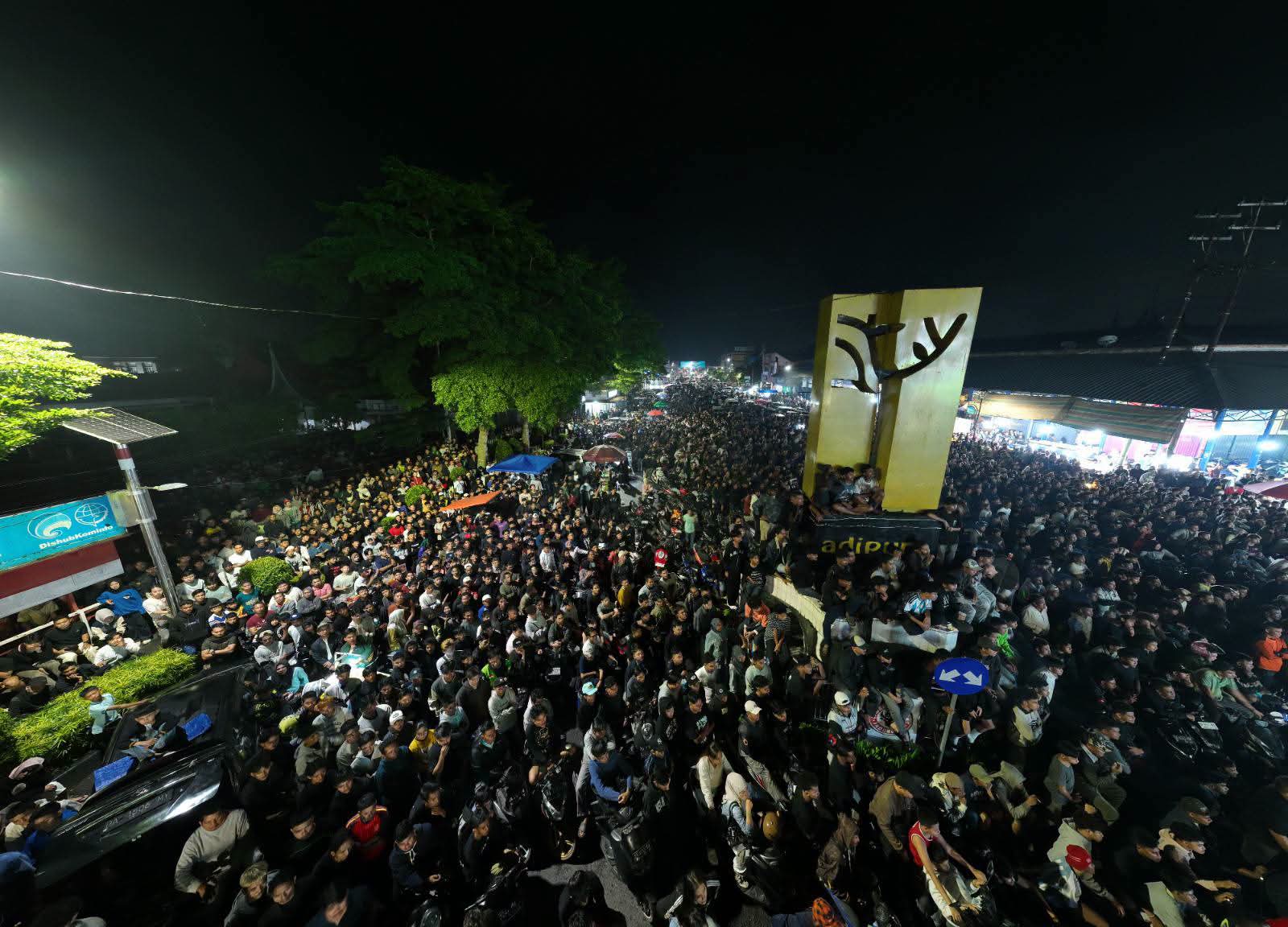 Sukses Gelar Nobar Piala Dunia 2026, Ribuan Warga Saksikan Partai Final di Tugu Adipura, Pemko Payakumbuh Gerakkan Ekonomi UMKM