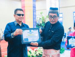 Aksi Kemanusiaan Antar Tommy Raymen Raih Penghargaan Tokoh Inspiratif dari Universitas Labuhanbatu