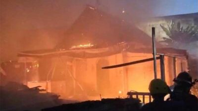 Rumah dibakar di Lubuk Linggau, kerugian ratusan juta rupiah.