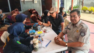 Jasa Raharja Sumbar Gelar MUKL dan Pengobatan Gratis di PO Transport Lubuk Alung