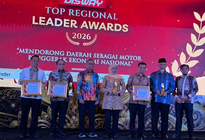 Komit Kembangkan Ekonomi Umat dan Budaya Halal di Sumbar, Gubernur Mahyeldi Raih Penghargaan Nasional