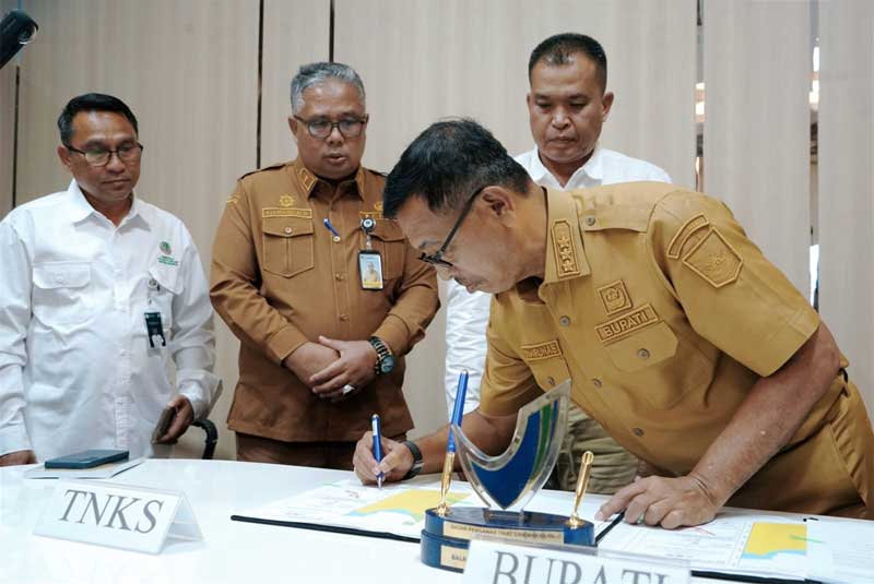Pemkab Solsel dan TNKS Resmi Teken Kerja Sama Pengembangan Jalur Pendakian Gunung Kerinci