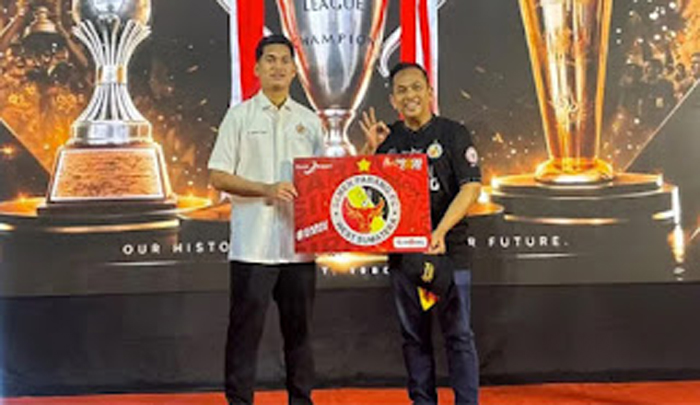Direktur Utama Bank Nagari Gusti Candra hadir pada launching tim.