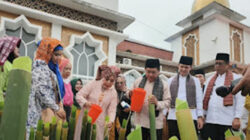 Perayaan Maulid Nabi di Padang Pariaman.