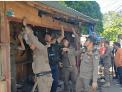 Pemko Padang Tertibkan PKL di Jalan Perintis Kemerdekaan, Kedepankan Pendekatan Humanis