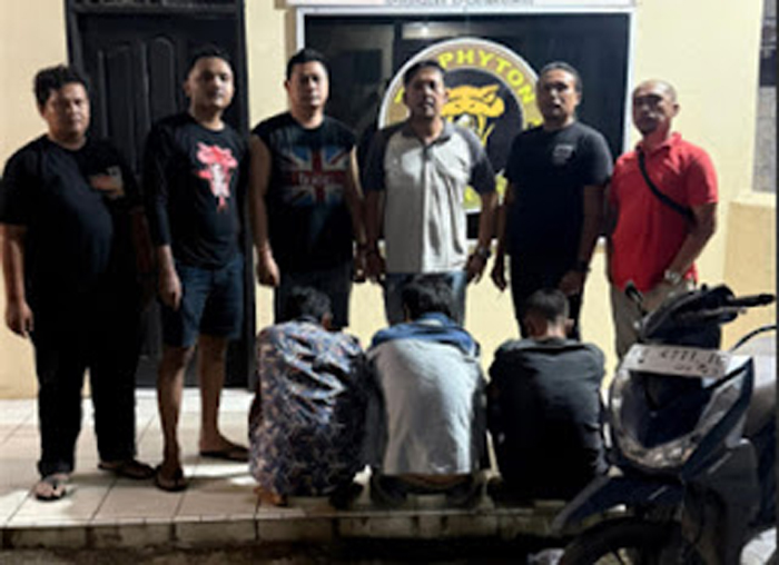 Tiga Pria Diduga Bobol Kedai di Ringkus Tim Phyton.