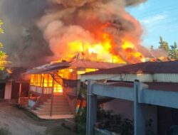 Dua Rumah di Pasar Ambacang Dilalap Api
