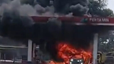 SPBU Lubuk Terap, Riau, terbakar suai mobil Toyota Rush meledak saat mengisi BBM