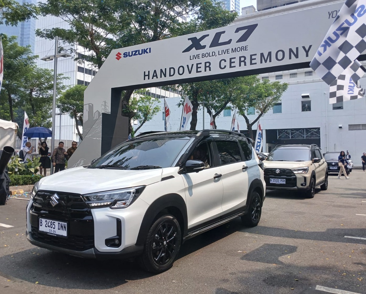 Suzuki XL7 Baru Raup 1.300 SPK, Mulai Diserahkan ke Konsumen.