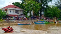 Pencarian Bocah 11 Tahun Hanyut di Sungai Air Tawar Barat Padang.