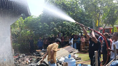 Laptop Diduga Meledak, Rumah Warga di Pesisir Selatan Hangus Terbakar