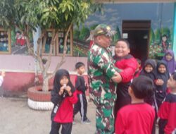 Keakraban Satgas dengan Anak Desa Cukil