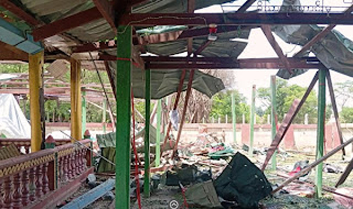 Biara hancur usai dihantam serangan udara militer di Sagaing, Myamar.