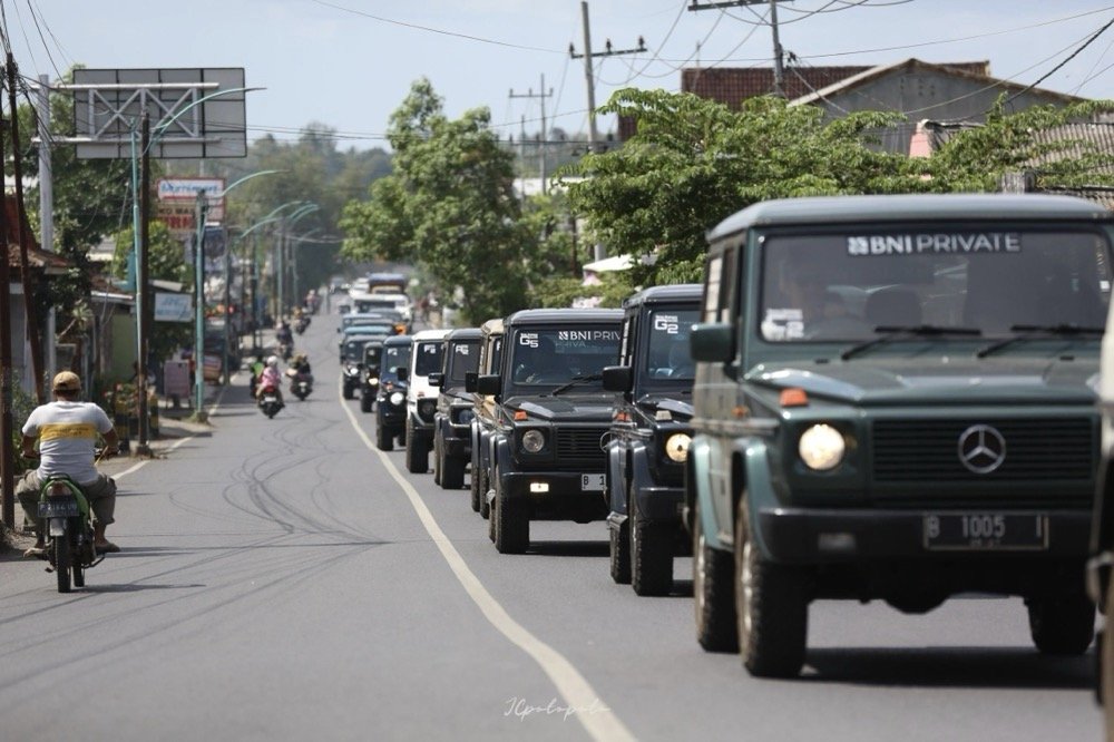 50 Kendaraan Mercedes Jip Indonesia Touring 10 Hari Jelajahi Jawa hingga Bali.