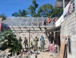 Penuh Kekeluargaan, Satgas TMMD ke-129 Bersama Warga Percepat Rehab Rumah Bu Sri