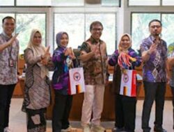 Yolla dan Ochi Bawa Silat Minang ke Dunia