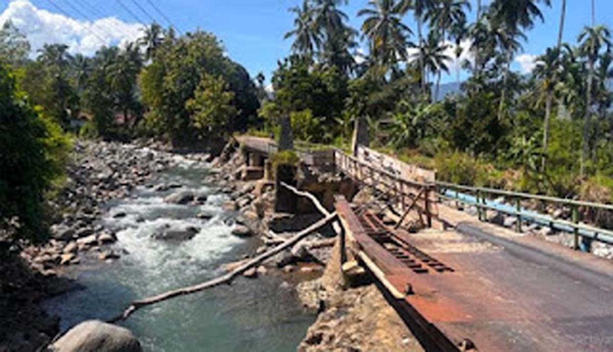 Jembatan Kalawi Limau Manih