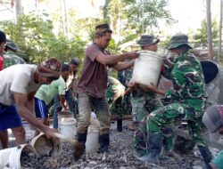 Satgas TMMD dan Warga Bersatu Sukseskan Pembangunan Desa