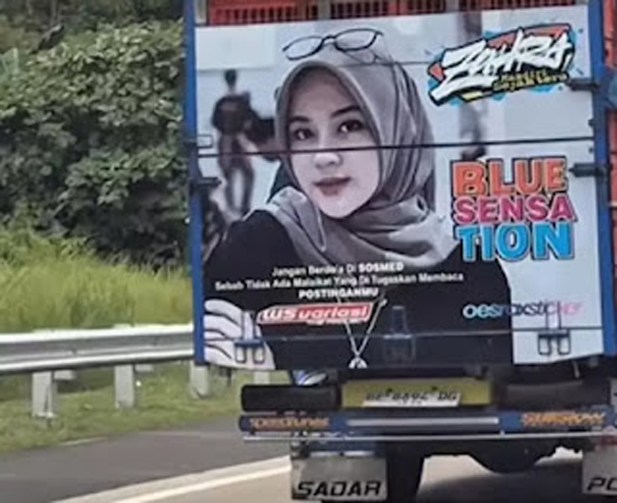 Viral foto perempuan di truk.