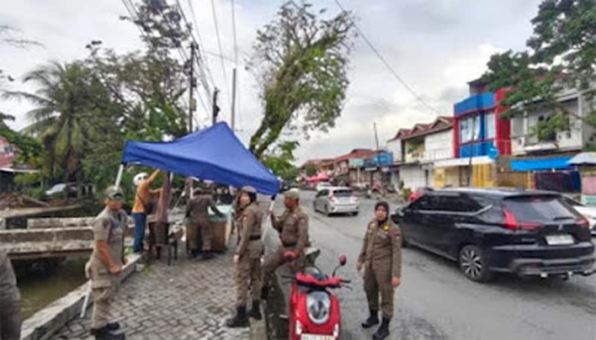 Satpol PP Kota Padang kembali melaksanakan penertiban lapak PKL