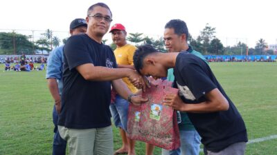 Saksikan Semifinal Piala Wali Kota Payakumbuh, Sekda Rida: Antusiasme Masyarakat Dorong Kompetisi Berkualitas untuk Bina Talenta Muda